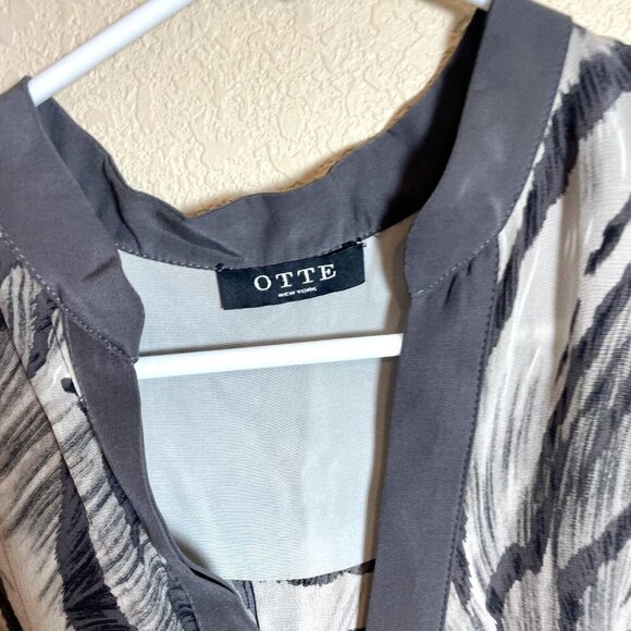 OTTE New York Tunic Shirt Dress Womens M Gray Silk Sleeveless Animal Print - Picture 2 of 7